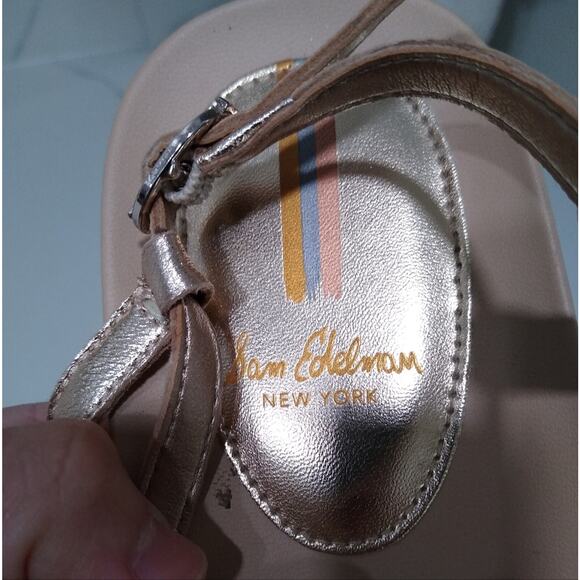 [D111] Sam Edelman Gold Flat Sandals with Thong Design, Size 7.5 - Picture 5 of 6